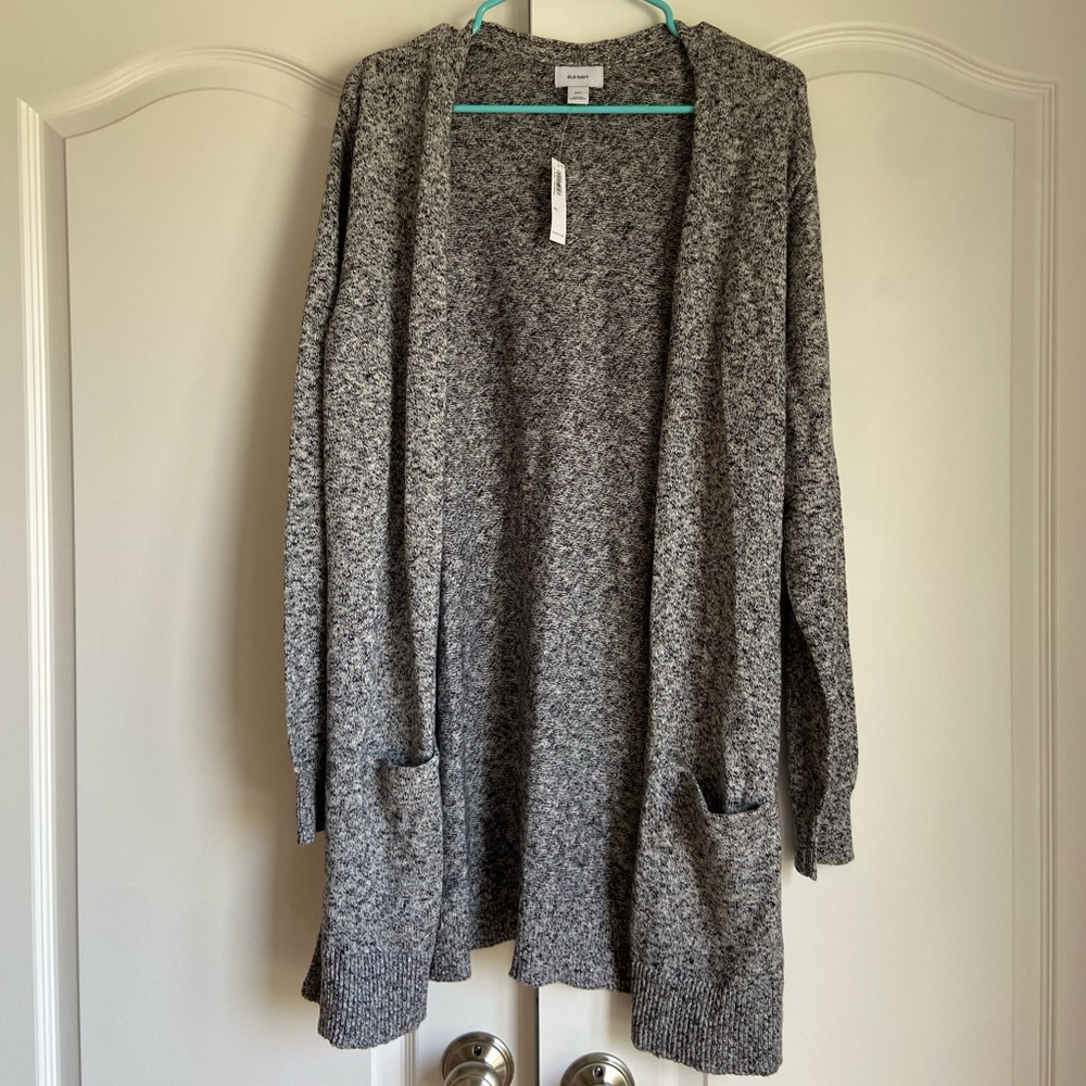 Long black marble sweater with pockets